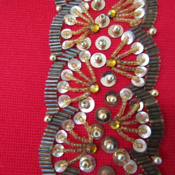 VINTAGE 1970'S RED KNIT 2 PC. SUIT W/ SEQUINS & BEADWORK / 38" BUST MEASURE - Picture 10 of 16